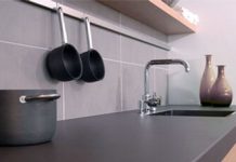 Aanrechtblad afkitten