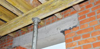 Muurdoorbraak maken muur doorbraak