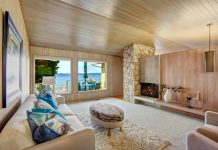 Een wand met schroten bekleden interieur met schrootjes