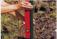 Hekwerk van gaas plaatsen