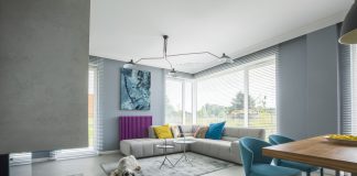 Banken en fauteuils moderne woonkamer met mooie bank
