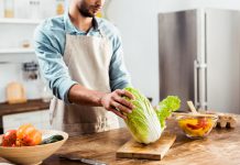 Ben jij al in de keuken te vinden? man in de keuken