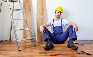 Hoe zorg je voor een goede nachtrust? vermoeide klusser