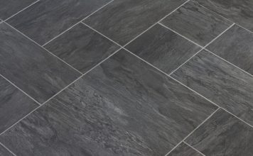 Ontdek het verschil tussen een click of plak PVC vloer pvc vloer