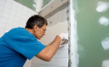 Denk aan deze vier dingen met een badkamerverbouwing badkamer verbouwen