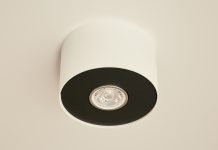 Aan de slag met het monteren van een plafondlamp plafondlamp